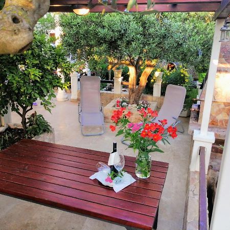T&D Apartmani Пула Экстерьер фото