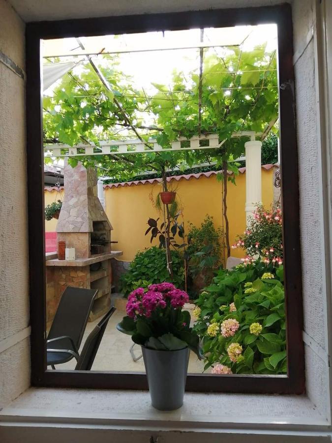 T&D Apartmani Пула Экстерьер фото